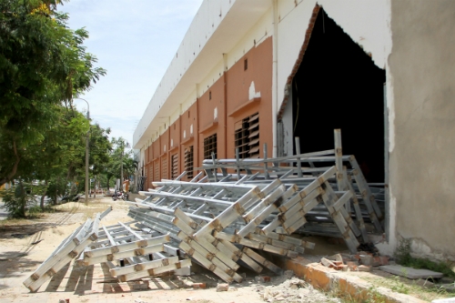 khu-pho-bi-mat-trong-nha-kho-o-da-nang-bi-thao-do-1