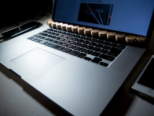 nguoi-nhat-lam-mat-laptop-bang-tien-xu-2