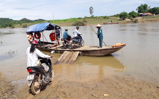 Cau hon 160 ty do dang, dan danh cuoc mang song cheo do qua song