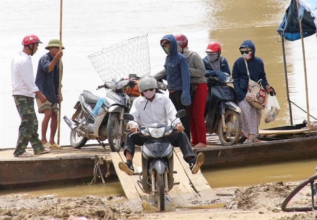 Cau hon 160 ty do dang, dan danh cuoc mang song cheo do qua song