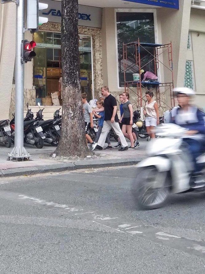 Đạo diễn Dunkirk - Christopher Nolan đang ở Sài Gòn? 