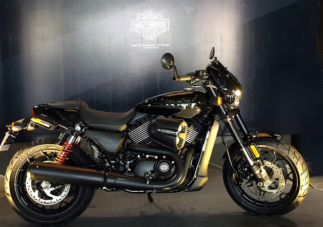 Mẫu Street Rod 750 có mặt tại Việt Nam hồi đầu tháng 6 với phiên bản 2017 nên được giảm giá rất ít trong đợt này.