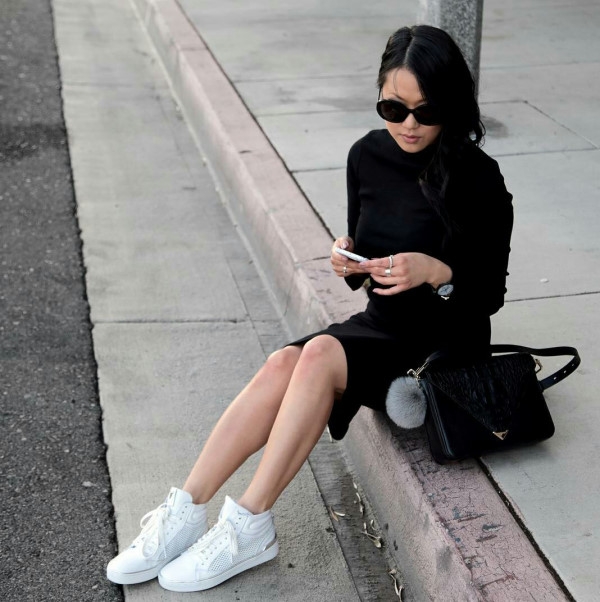 Cong thuc ket hop trang phuc cung giay sneaker hinh anh 4