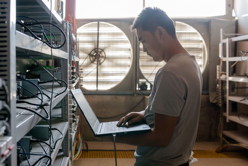 Mỏ Bitcoin lớn nhất TG: Ngày thu 7 triệu USD, tiền điện 39.000 USD hình ảnh 6 Mo Bitcoin lon nhat TG: Ngay thu 7 trieu USD, tien dien 39.000 USD hinh anh 6