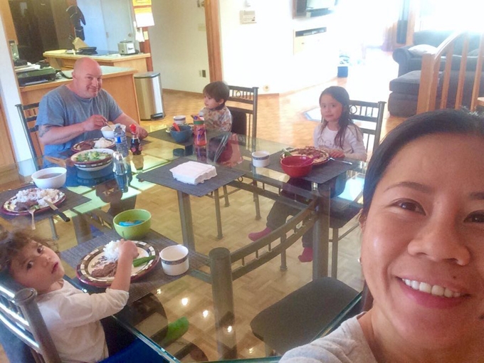 cuoc-song-tai-mien-que-canada-cua-ba-me-viet-3-con-1