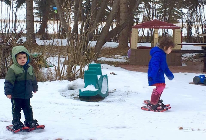 cuoc-song-tai-mien-que-canada-cua-ba-me-viet-3-con-4