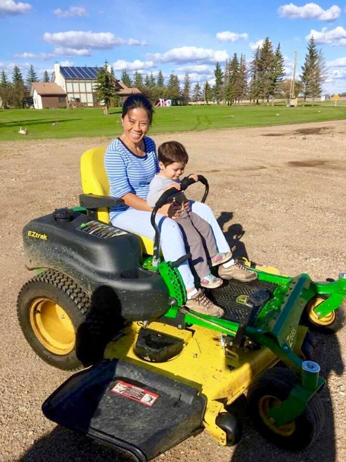 cuoc-song-tai-mien-que-canada-cua-ba-me-viet-3-con-7