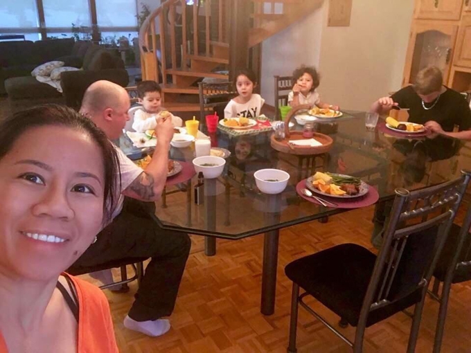 cuoc-song-tai-mien-que-canada-cua-ba-me-viet-3-con-10