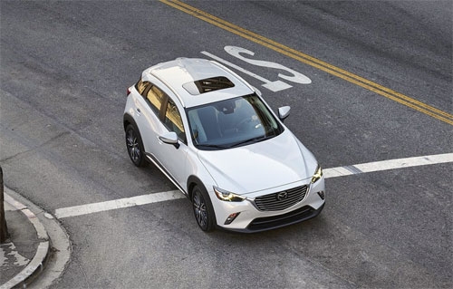 Mazda cung cấp gói trang bị tùy chọn giá 1.410 USD gồm cửa sổ trời chỉnh điện, radio vệ tinh SiriusXM, radio HD, tấm lót cốp và hệ thống âm thanh Bose Premium với 7 loa.