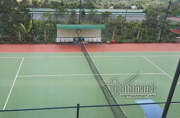 Cán bộ xã, Tham nhũng, Xây sân tennis, Xã Nhân Cơ, Đắk Nông