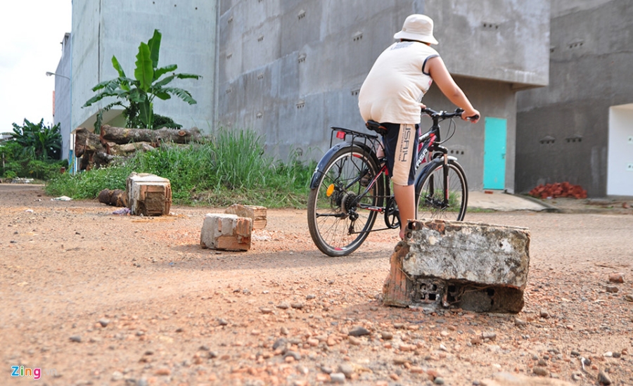Dan lan da ra duong chan oto ne tram BOT hinh anh 9