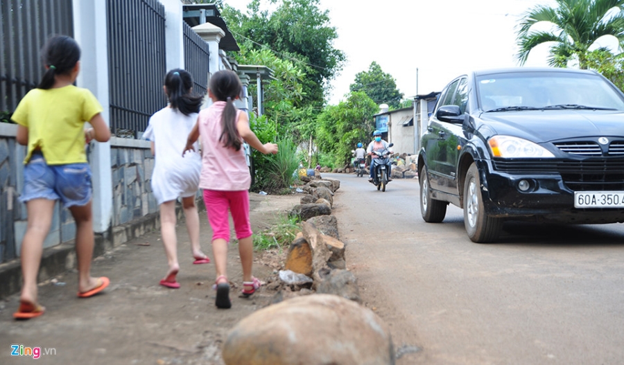 Dan lan da ra duong chan oto ne tram BOT hinh anh 10