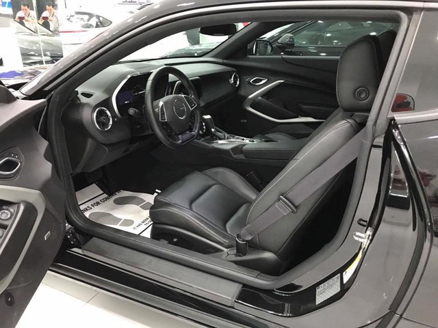 Thêm hàng hiếm Chevrolet Camaro RS 2017 được đưa về nước, trang bị thêm mâm độ của Ruff - Ảnh 6.