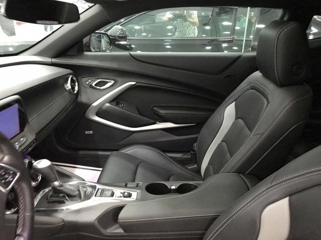 Thêm hàng hiếm Chevrolet Camaro RS 2017 được đưa về nước, trang bị thêm mâm độ của Ruff - Ảnh 8.