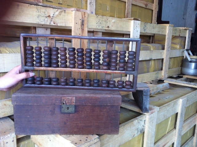 gỗ-sưa, kinh-bắc, ông-trùm, đồ-gỗ, siêu-phẩm, ngàn-năm, quý-hiếm, giường, gối