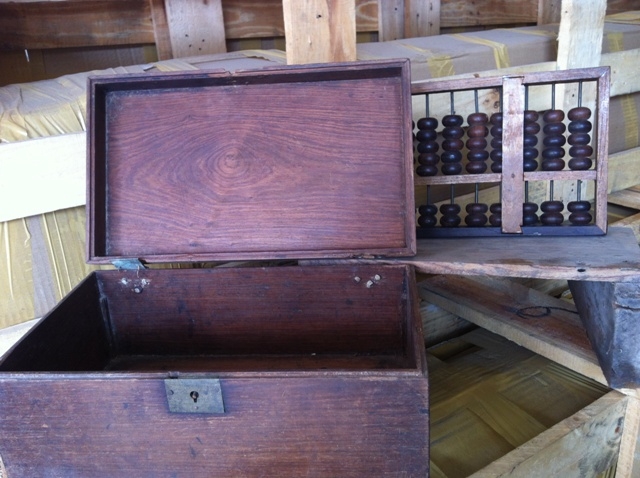 gỗ-sưa, kinh-bắc, ông-trùm, đồ-gỗ, siêu-phẩm, ngàn-năm, quý-hiếm, giường, gối