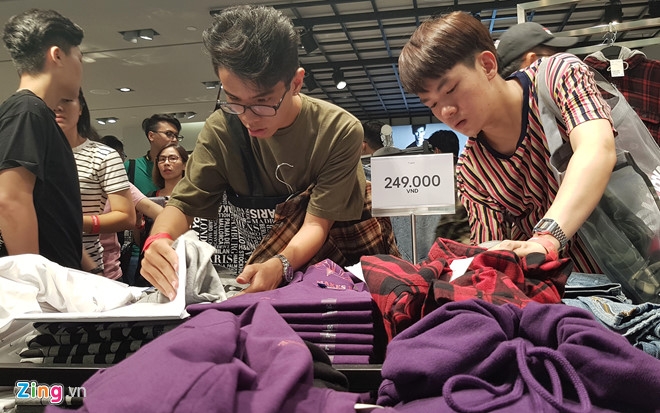H&M khai truong cua hang tai Ha Noi vao ngay 11/11 hinh anh 2