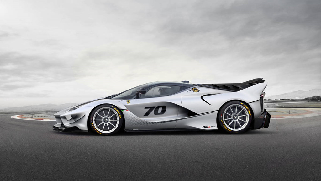 Ferrari ra mắt FXX-K Evo siêu giới hạn - tuyệt phẩm ngựa chiến Ferrari ra mắt FXX-K Evo siêu giới hạn - tuyệt phẩm ngựa chiến