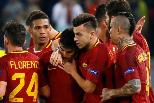 El Shaarawy bị đồng đội xâm phạm vùng nhạy cảm El Shaarawy bị đồng đội xâm phạm vùng nhạy cảm