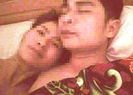 Cảnh cáo nữ cán bộ lộ 'ảnh nóng' với chủ tịch xã Cảnh cáo nữ cán bộ lộ 'ảnh nóng' với chủ tịch xã