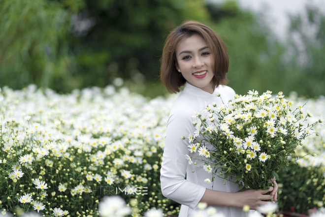 2 năm trước, diễn viên này cắt đầu trọc, xăm mình nhưng giờ lại nữ tính đến bất ngờ!