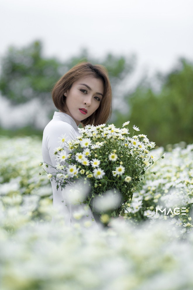 2 năm trước, diễn viên này cắt đầu trọc, xăm mình nhưng giờ lại nữ tính đến bất ngờ!