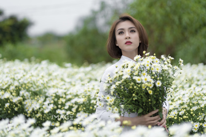 2 năm trước, diễn viên này cắt đầu trọc, xăm mình nhưng giờ lại nữ tính đến bất ngờ!
