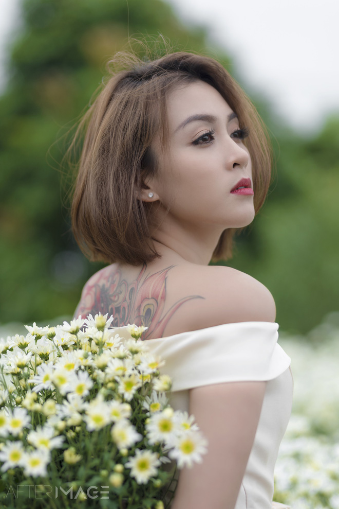 2 năm trước, diễn viên này cắt đầu trọc, xăm mình nhưng giờ lại nữ tính đến bất ngờ!