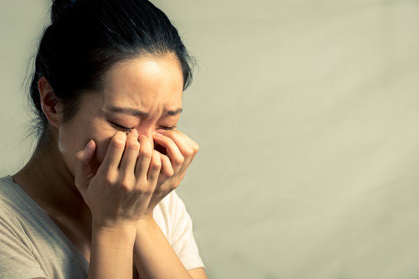 Lúc mẹ con tôi cần được che chở nhất thì bố tôi hắt hủi, giờ ông lại muốn đón chúng tôi về để bù đắp Lúc mẹ con tôi cần được che chở nhất thì bố tôi hắt hủi, giờ ông lại muốn đón chúng tôi về để bù đắp