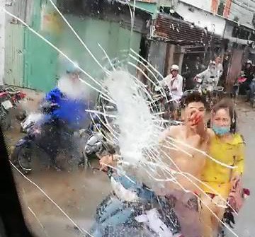 Lập hồ sơ vụ nam thanh niên đấm vỡ kính xe khách Lập hồ sơ vụ nam thanh niên đấm vỡ kính xe khách