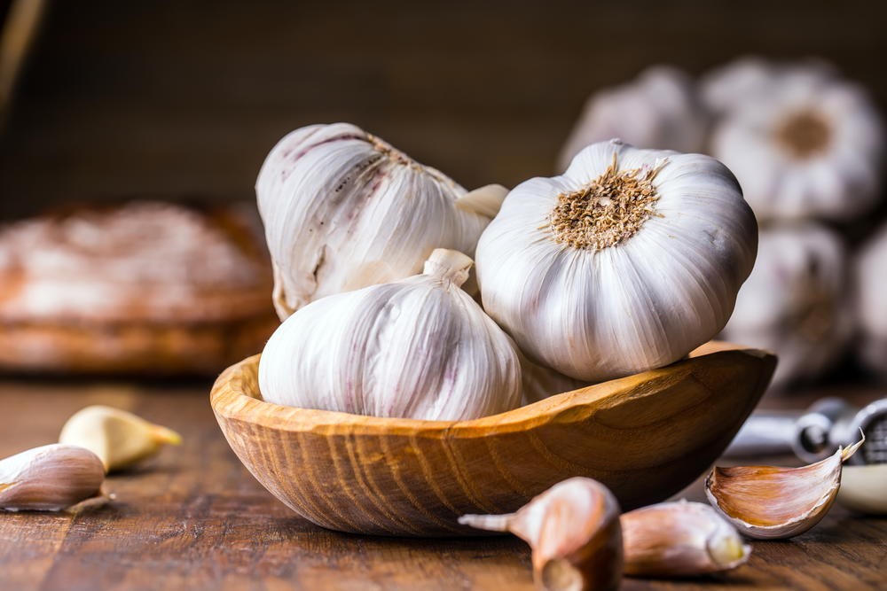 Điều trị nấm móng bằng cách đắp tỏi tươi, người phụ nữ 45 tuổi bị bỏng cấp độ 2 Điều trị nấm móng bằng cách đắp tỏi tươi, người phụ nữ 45 tuổi bị bỏng cấp độ 2