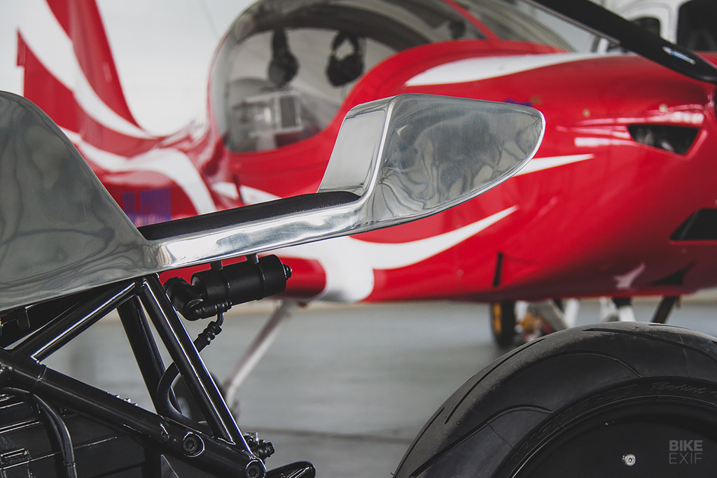 Cận cảnh mẫu độ cafe - streetfighter Yamaha TRX850 từ Nga Cận cảnh mẫu độ cafe - streetfighter Yamaha TRX850 từ Nga