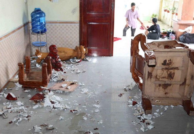 Giải cứu thành công 3 em nhỏ bị bố đẻ nhốt trong phòng tự thiêu Giải cứu thành công 3 em nhỏ bị bố đẻ nhốt trong phòng tự thiêu