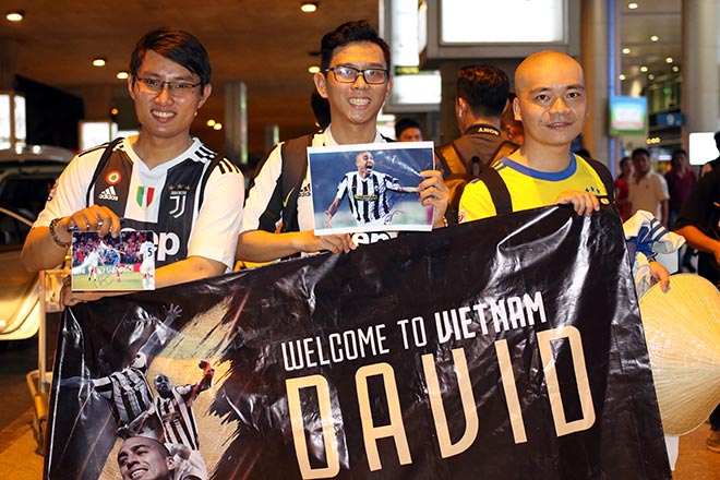 Huyền thoại Juventus đến Việt Nam: Được CĐV tặng nón lá Huyền thoại Juventus đến Việt Nam: Được CĐV tặng nón lá