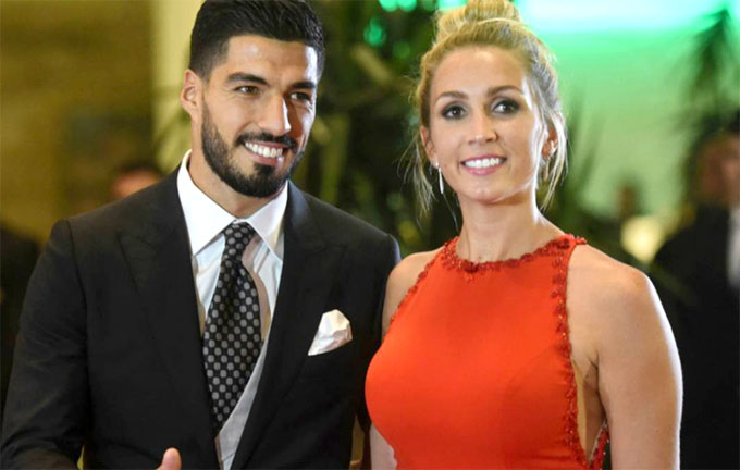 Tiền đạo Luis Suarez có con thứ ba Tiền đạo Luis Suarez có con thứ ba