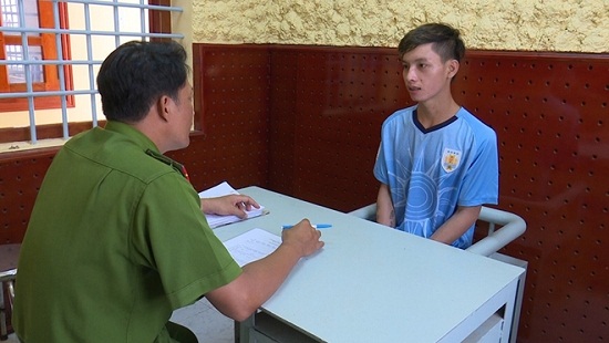 Nam thanh niên dùng dao trói tay gái bán dâm, đe dọa và cướp tài sản sau khi thỏa mãn nhu cầu Nam thanh niên dùng dao trói tay gái bán dâm, đe dọa và cướp tài sản sau khi thỏa mãn nhu cầu