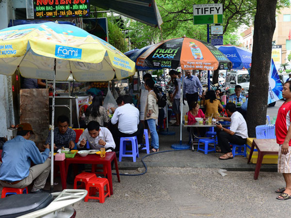 Ngành thuế muốn đưa xe ôm, quán cóc vào dữ liệu quản lý Ngành thuế muốn đưa xe ôm, quán cóc vào dữ liệu quản lý