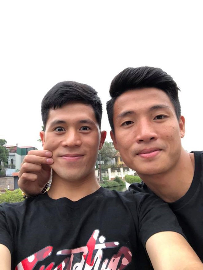Mẹ Đình Trọng tiết lộ kẻ gian hay nghe lén mỗi lần cô gọi điện hỏi thăm con trai