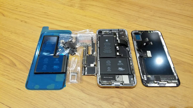 iPhone X dựng giá hơn 10 triệu đã được tạo ra như thế này iPhone X dựng giá hơn 10 triệu đã được tạo ra như thế này