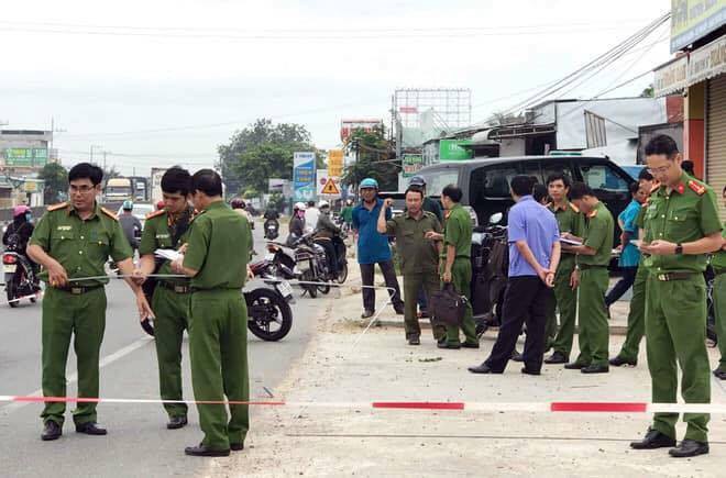 Thiếu niên 16 tuổi đâm chết người đàn ông ở Sài Gòn Thiếu niên 16 tuổi đâm chết người đàn ông ở Sài Gòn
