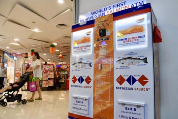 Singapore có ATM cá hồi đầu tiên thế giới