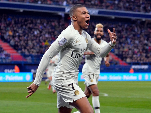Mbappe lập cú đúp giúp PSG dẫn đầu Ligue 1 với khoảng cách 20 điểm Mbappe lập cú đúp giúp PSG dẫn đầu Ligue 1 với khoảng cách 20 điểm