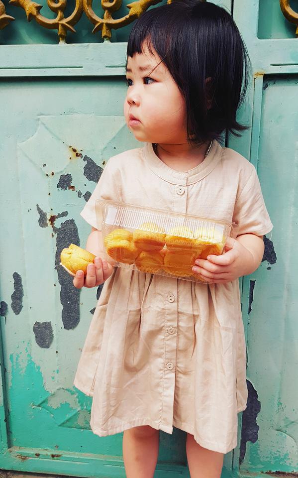 Con gái được chụp ảnh kỉ niệm ở trường, ngày nhận ảnh mẹ biết đời con sóng gió từ nhỏ Con gái được chụp ảnh kỉ niệm ở trường, ngày nhận ảnh mẹ biết đời con sóng gió từ nhỏ