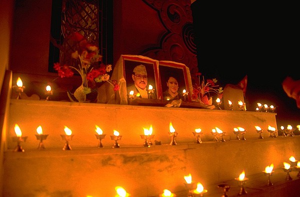 Người con gái xinh đẹp từng khiến Thái tử Nepal thảm sát cả gia đình, từ bỏ mạng sống vì không được kết hôn sau 18 năm giờ ra sao? Người con gái xinh đẹp từng khiến Thái tử Nepal thảm sát cả gia đình, từ bỏ mạng sống vì không được kết hôn sau 18 năm giờ ra sao?