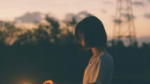 Dùng tính mạng để níu giữ tình yêu, em sẽ được gì ngoài một vài bó hoa trên nấm mồ? Dùng tính mạng để níu giữ tình yêu, em sẽ được gì ngoài một vài bó hoa trên nấm mồ?