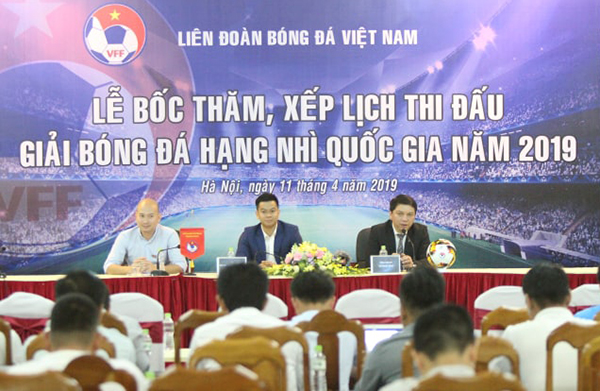 Thực hư chuyện đóng lệ phí 120 triệu, vô địch chỉ được thưởng 100 triệu ở giải hạng Nhì QG 2019 Thực hư chuyện đóng lệ phí 120 triệu, vô địch chỉ được thưởng 100 triệu ở giải hạng Nhì QG 2019
