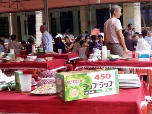 Nghỉ hưu đoàn tụ, hạt phó Kiểm lâm ở Thanh Hóa mở tiệc linh đình Nghỉ hưu đoàn tụ, hạt phó Kiểm lâm ở Thanh Hóa mở tiệc linh đình