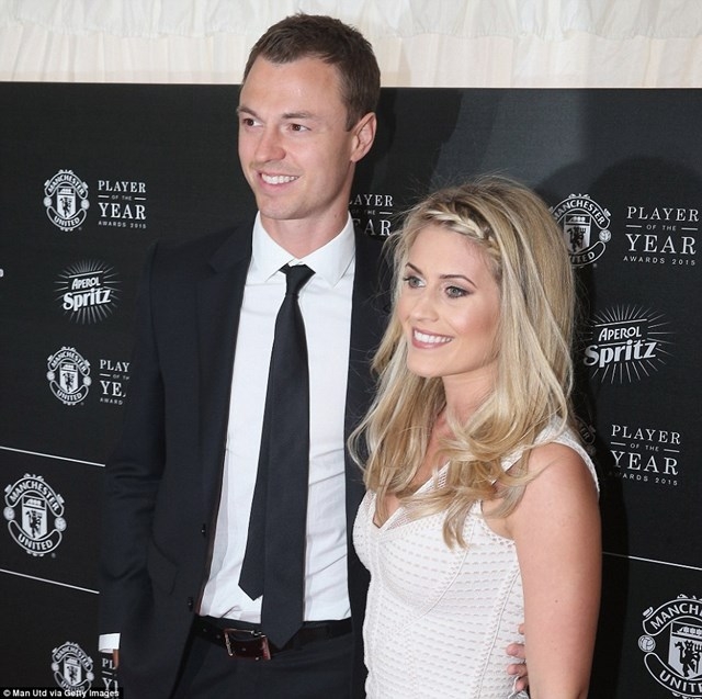 Cầu thủ Bắc Ireland được 'thả cửa' với WAGs tại EURO 2016 - ảnh 1