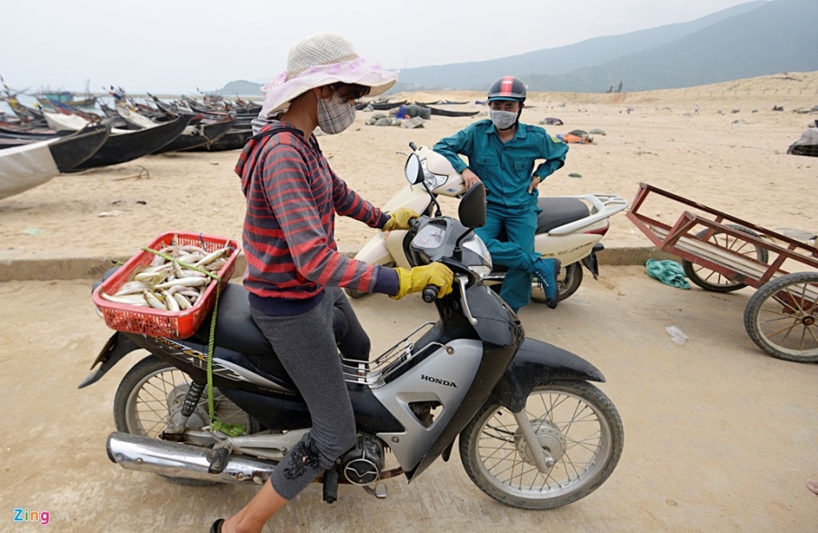 Ngu dan Ha Tinh ra khoi danh ca hinh anh 7