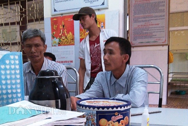 thanh hoa: benh vien tac trach, 1 tre so sinh suyt bi chon song hinh anh 2